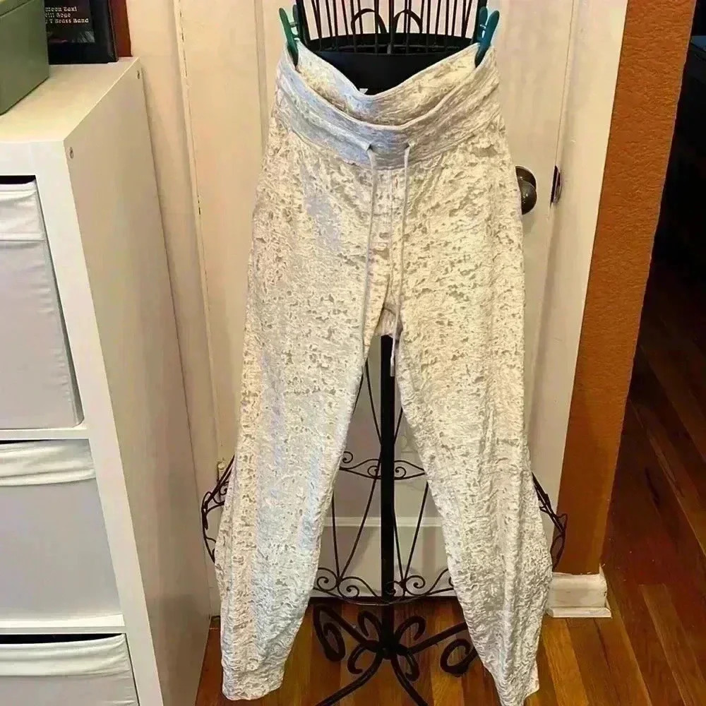 Lululemon Ready to Crush Jogger-Sz 6